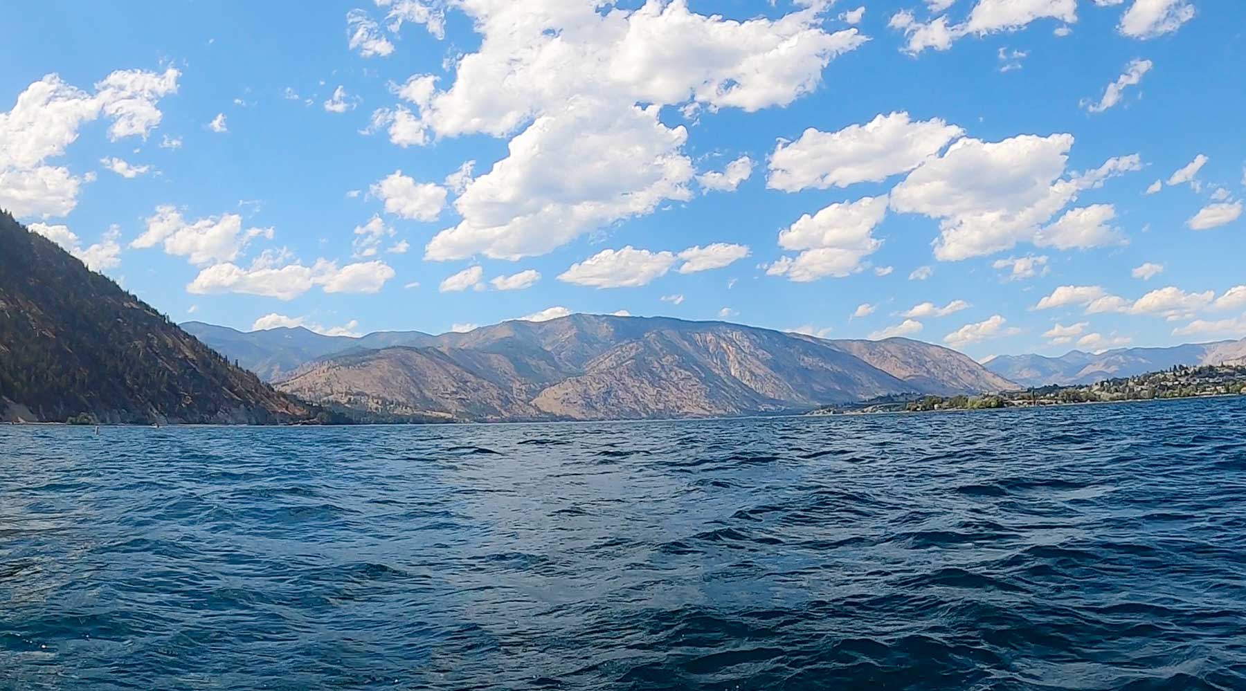 Lake-Chelan-water-and-view-of-wapato-point-for-a-boat